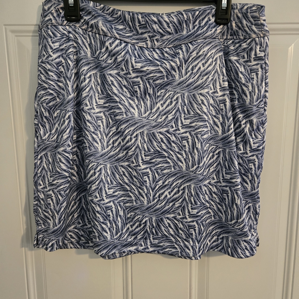 NWT     Greg Norman Collection Blue and White Patterned Mini Skirt